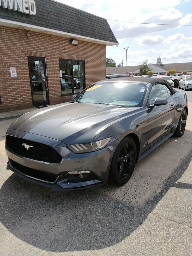 2017 Ford Mustang V6 Convertible - 23007582 - 10