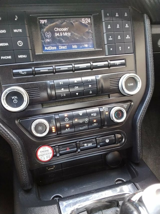 2017 Ford Mustang V6 Convertible - 23007582 - 18