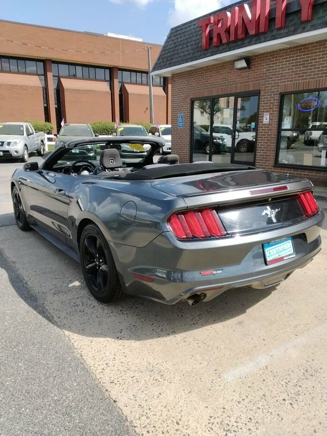2017 Ford Mustang V6 Convertible - 23007582 - 1