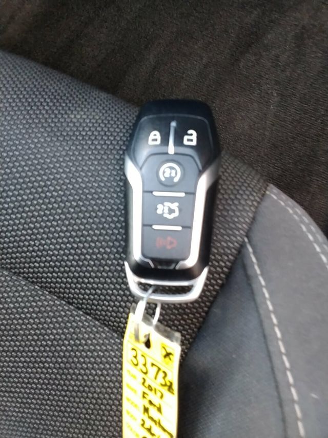 2017 Ford Mustang V6 Convertible - 23007582 - 25