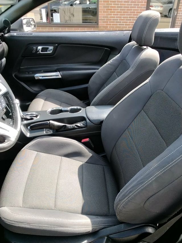 2017 Ford Mustang V6 Convertible - 23007582 - 6