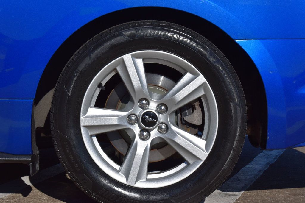 2017 Ford Mustang V6 Fastback - 22975077 - 10