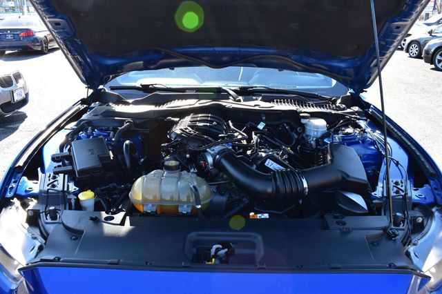 2017 Ford Mustang V6 Fastback - 22975077 - 11