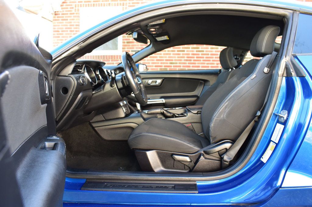 2017 Ford Mustang V6 Fastback - 22975077 - 12