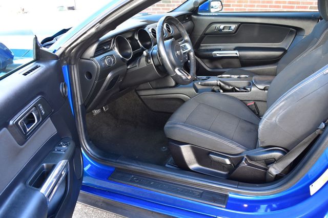 2017 Ford Mustang V6 Fastback - 22975077 - 14