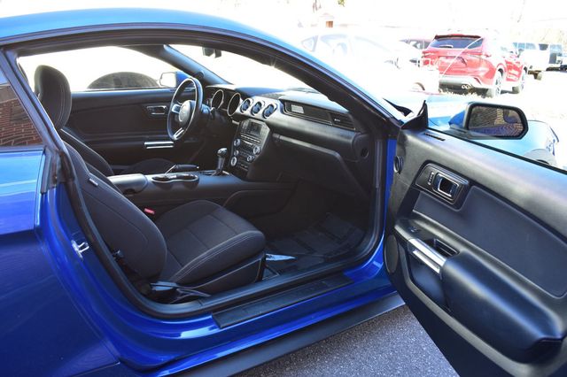 2017 Ford Mustang V6 Fastback - 22975077 - 17