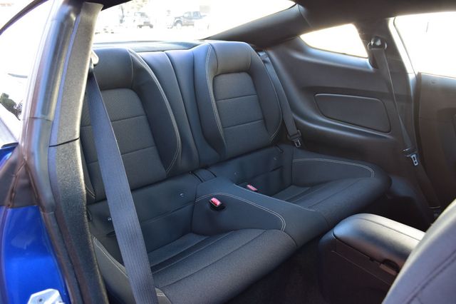 2017 Ford Mustang V6 Fastback - 22975077 - 23