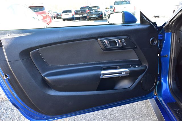 2017 Ford Mustang V6 Fastback - 22975077 - 49