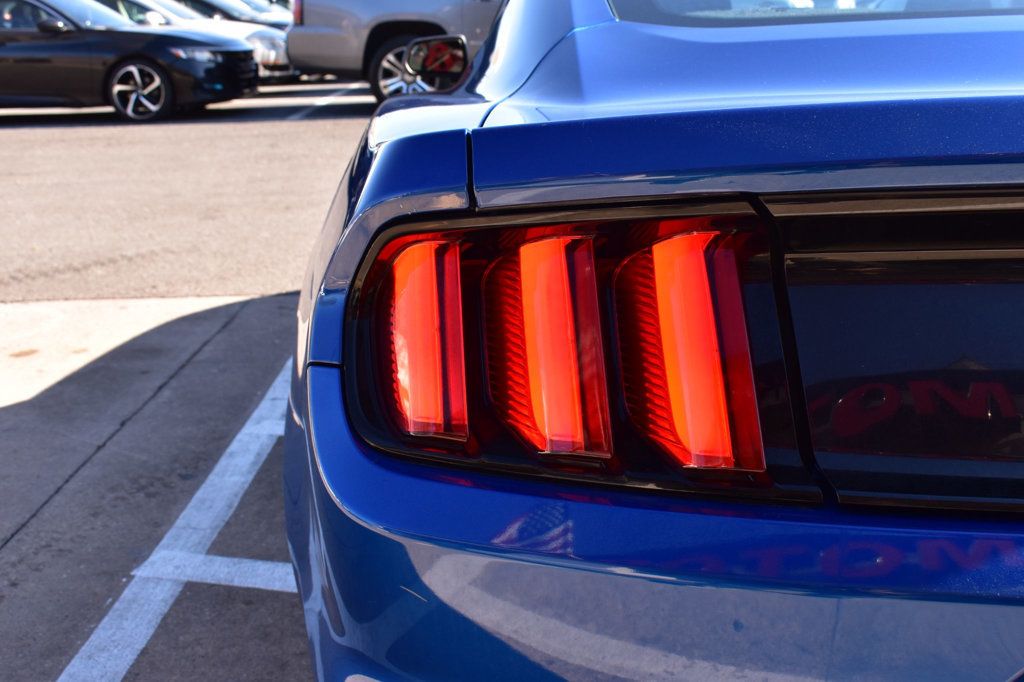 2017 Ford Mustang V6 Fastback - 22975077 - 57