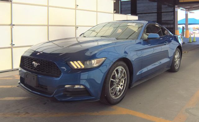 2017 Ford Mustang V6 Fastback - 22949620 - 0