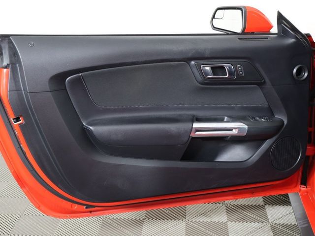 2017 Ford Mustang V6 Fastback - 22956312 - 18