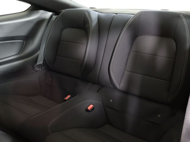 2017 Ford Mustang V6 Fastback - 22956312 - 26