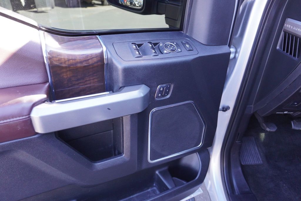 2017 Ford SUPER DUTY F-250 PLATINUM - 23083981 - 28