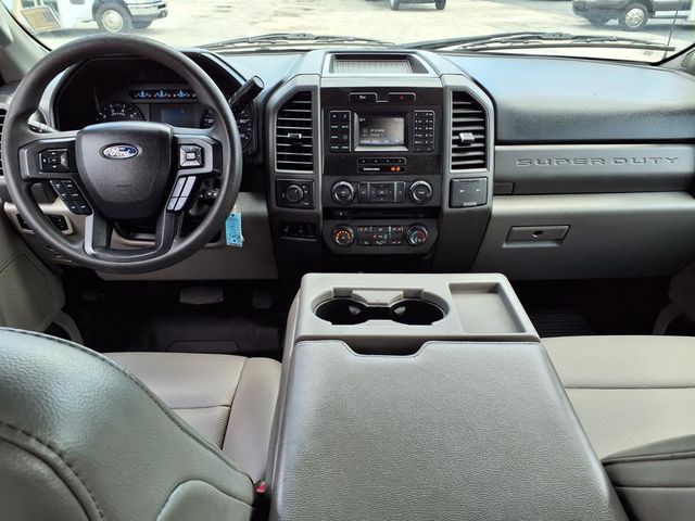 2017 Ford Super Duty F-250 SRW 8' Utility Truck - 23032306 - 9