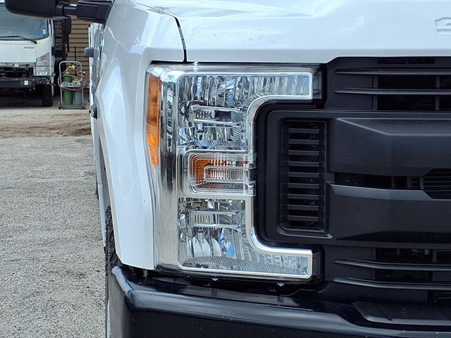 2017 Ford Super Duty F-250 SRW 8' Utility Truck - 23032306 - 1
