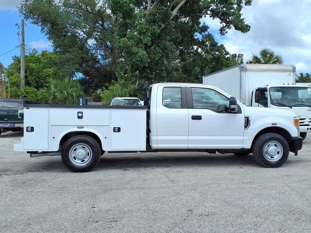 2017 Ford Super Duty F-250 SRW 8' Utility Truck - 23032306 - 2