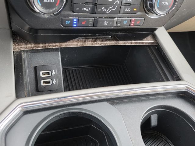 2017 Ford Super Duty F-250 SRW Lariat - 22985446 - 24