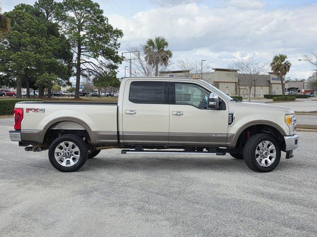 2017 Ford Super Duty F-250 SRW Lariat - 22985446 - 45