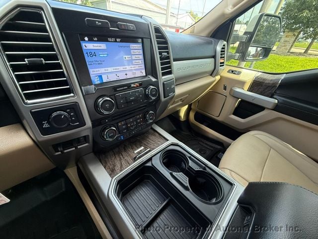 2017 Ford Super Duty F-250 SRW Lariat 4WD Crew Cab 6.75' Box - 23047656 - 13