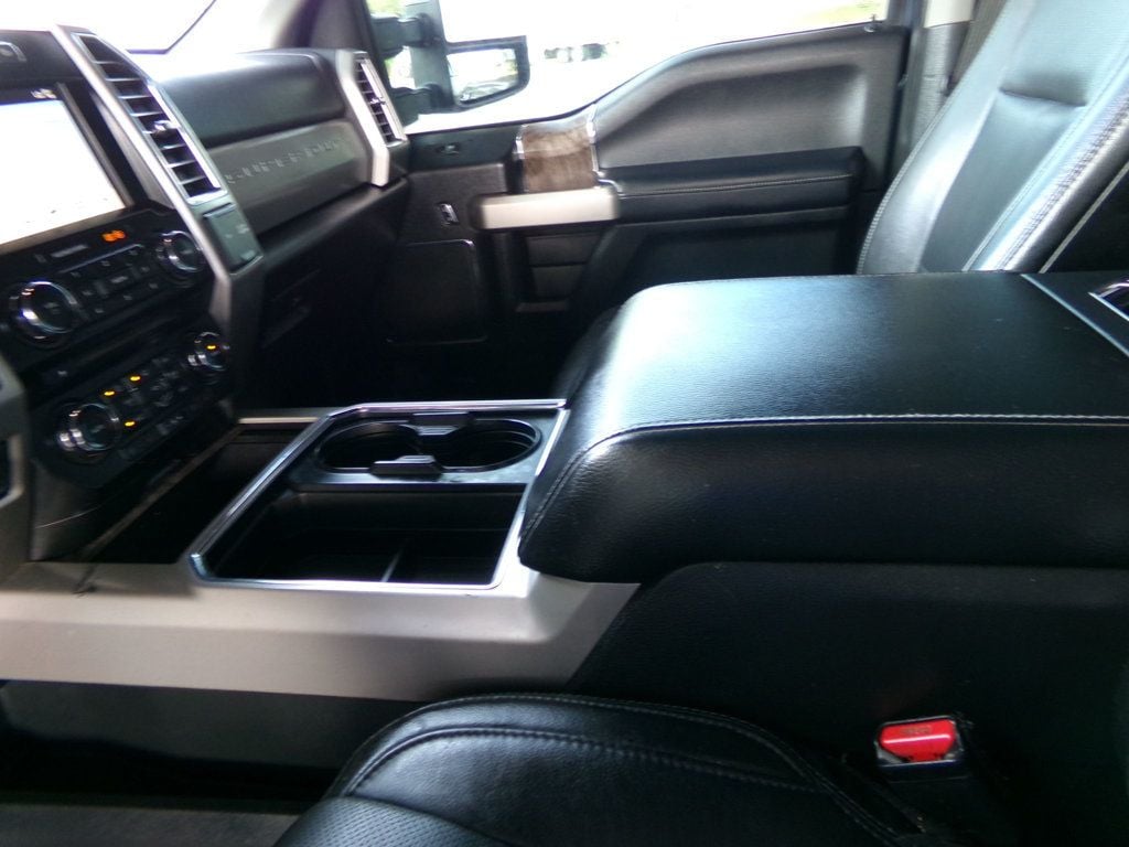 2017 Ford F-250 Lariat photo 16