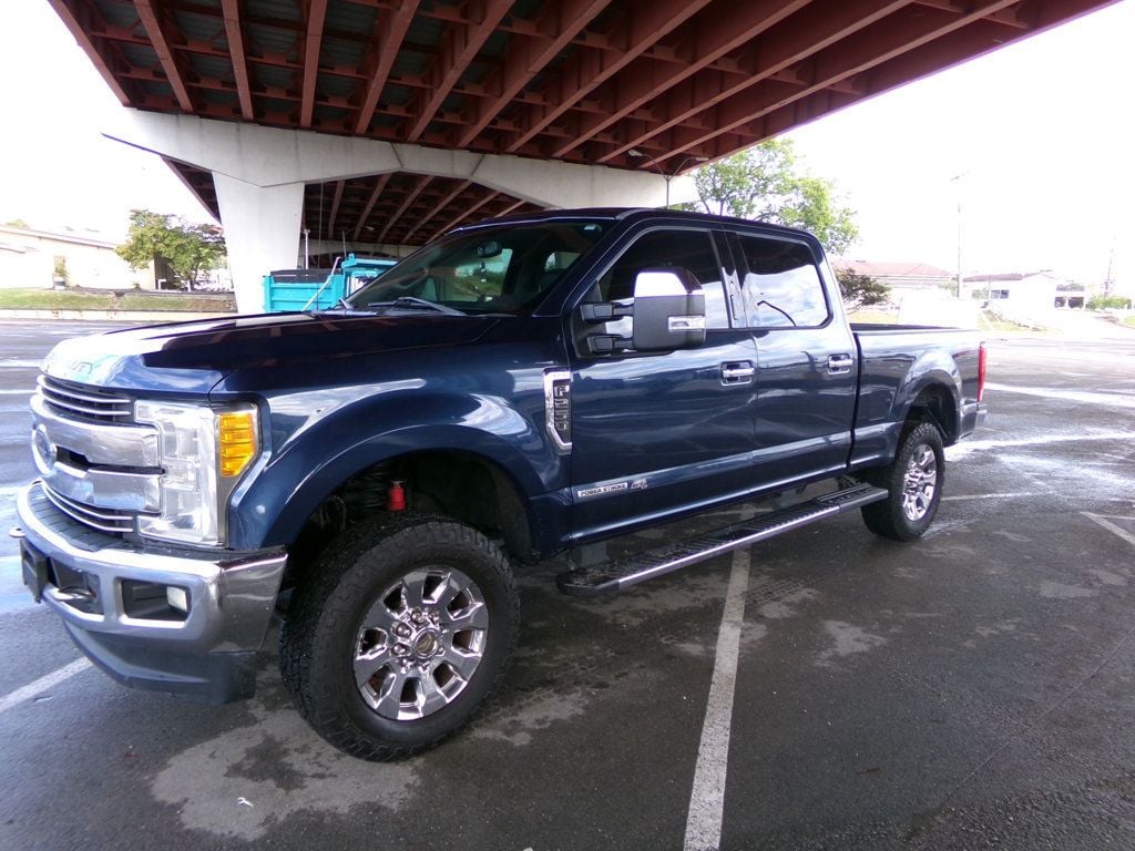 2017 Ford F-250 Lariat photo 2