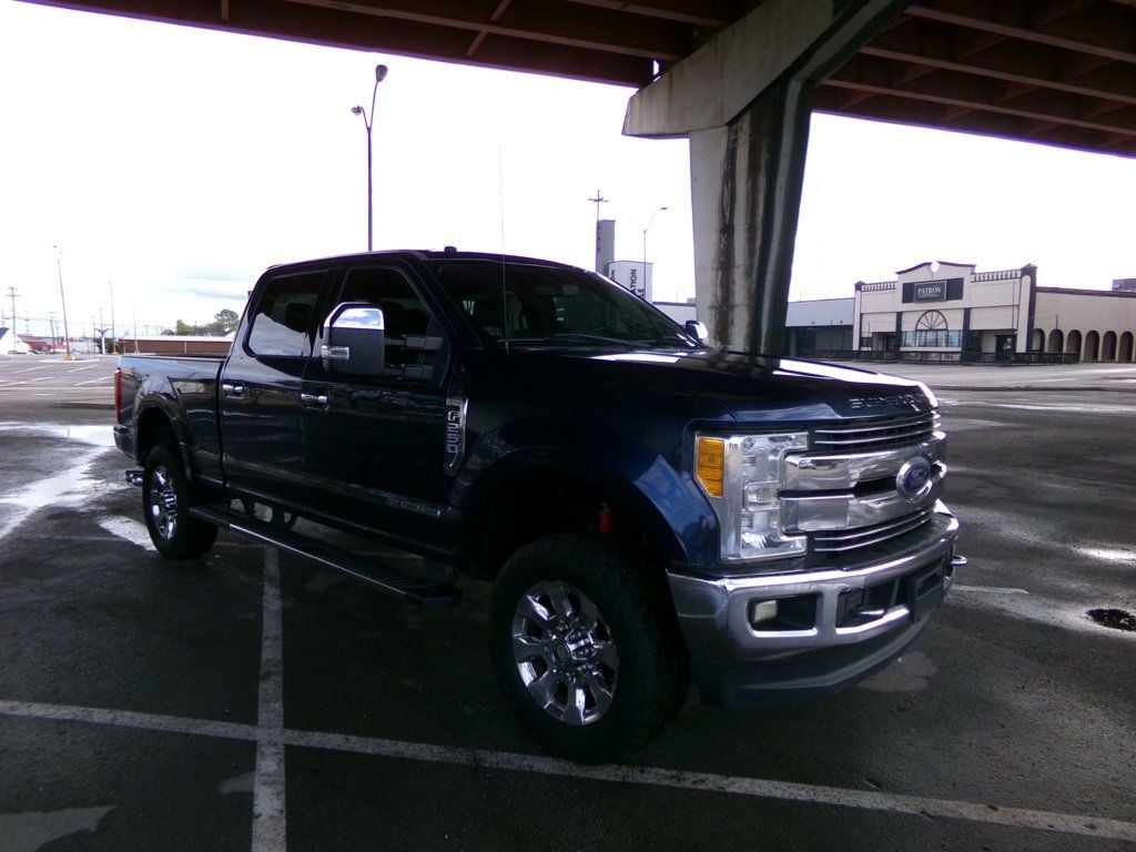 2017 Ford F-250 Lariat photo 4