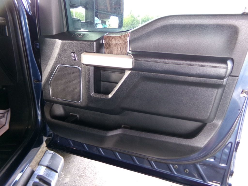 2017 Ford F-250 Lariat photo 9
