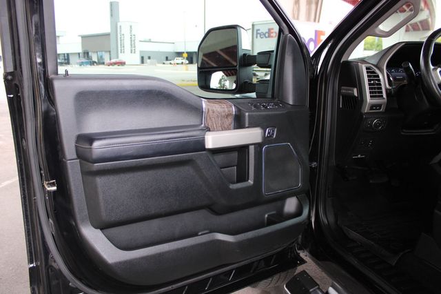 2017 Ford Super Duty F-250 SRW Lariat 4WD Crew Cab 6.75' Box - 23082969 - 13