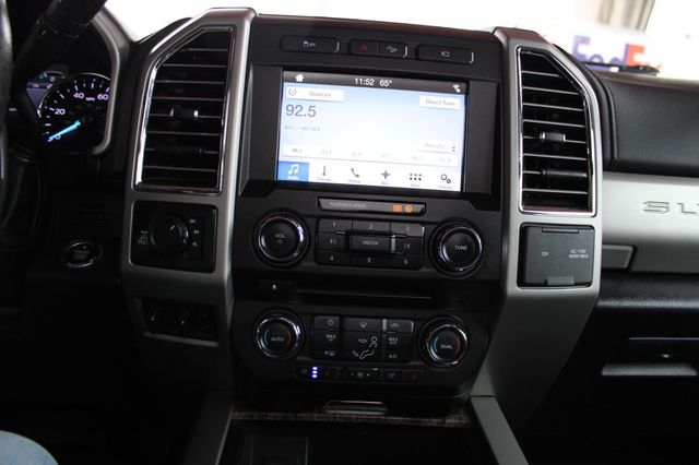 2017 Ford Super Duty F-250 SRW Lariat 4WD Crew Cab 6.75' Box - 23082969 - 16