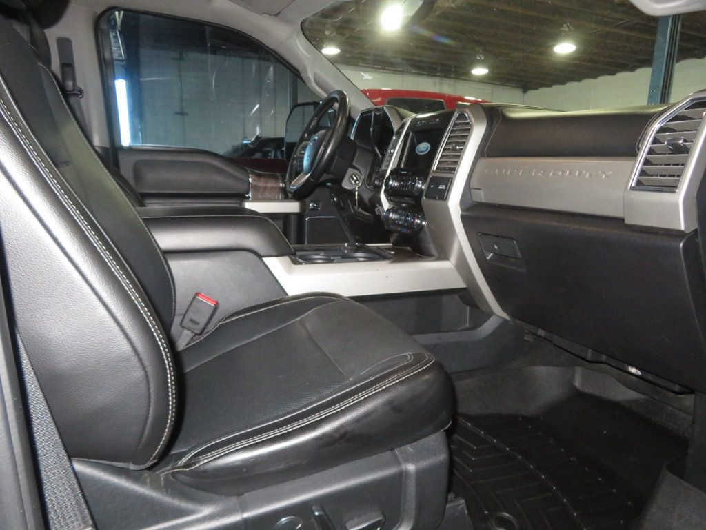 2017 Ford F-250 Lariat photo 32