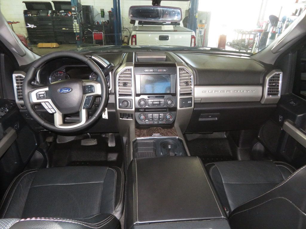 2017 Ford F-250 Lariat photo 39