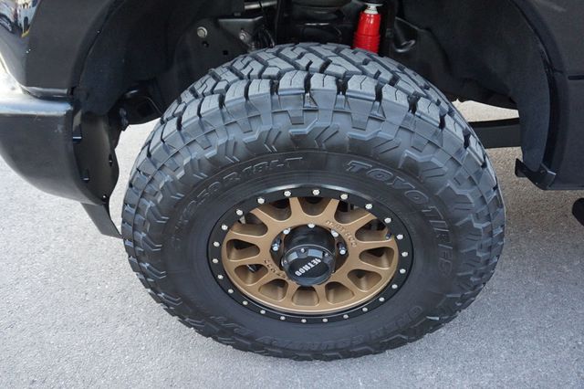 2017 Ford Super Duty F-250 SRW LARIAT, DIESEL, 4X4, PREMIUM WHEELS, ALL TERRAIN TIRES - 22961588 - 12