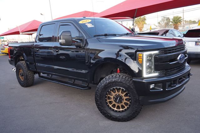 2017 Ford Super Duty F-250 SRW LARIAT, DIESEL, 4X4, PREMIUM WHEELS, ALL TERRAIN TIRES - 22961588 - 1