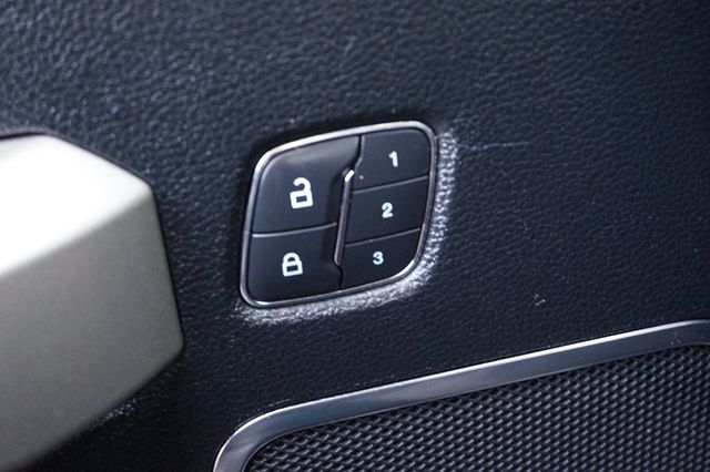 2017 Ford Super Duty F-250 SRW LARIAT, DIESEL, 4X4, PREMIUM WHEELS, ALL TERRAIN TIRES - 22961588 - 25