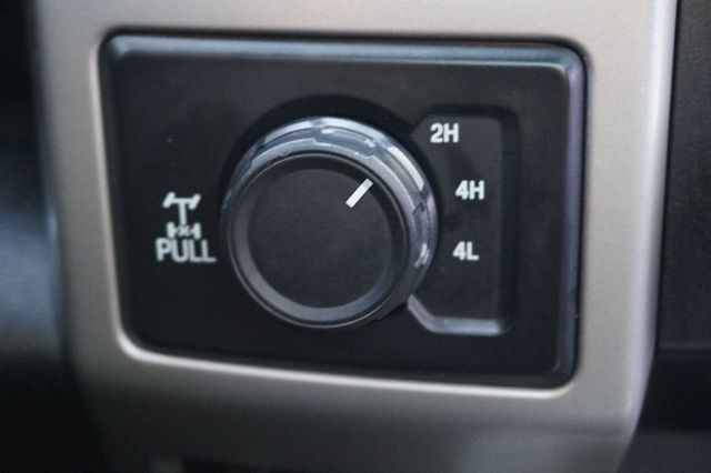 2017 Ford Super Duty F-250 SRW LARIAT, DIESEL, 4X4, PREMIUM WHEELS, ALL TERRAIN TIRES - 22961588 - 30