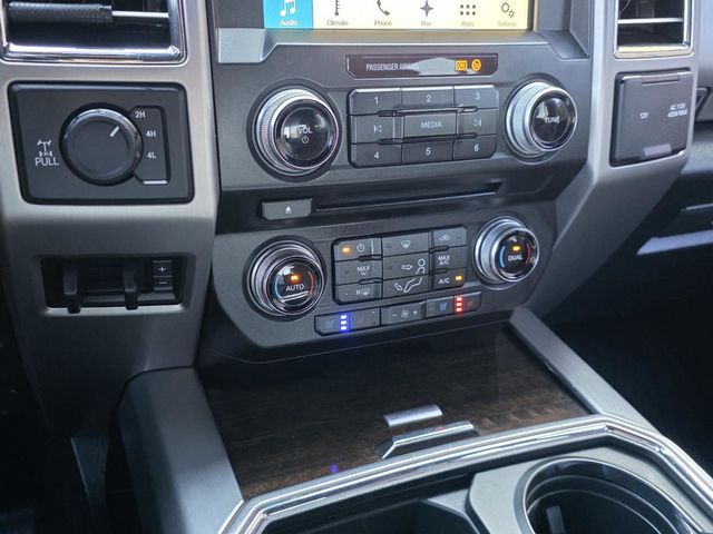 2017 Ford Super Duty F-250 SRW Platinum - 23089152 - 24