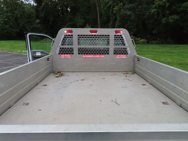 2017 Ford Super Duty F-250 SRW XL 2WD Reg Cab 8' Box - 23079151 - 9