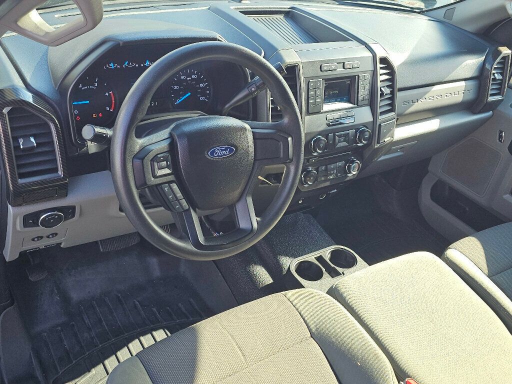 2017 Ford Super Duty F-250 SRW XL 4WD Crew Cab 6.75' Box - 22946200 - 5