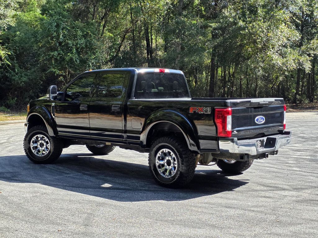 2017 Ford F-250 XLT photo 4