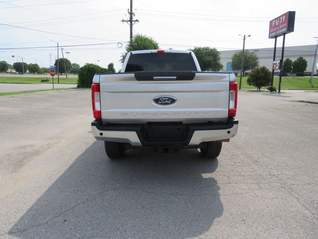 2017 Ford Super Duty F-250 SRW XLT 4WD Crew Cab 6.75' Box - 22465931 - 3