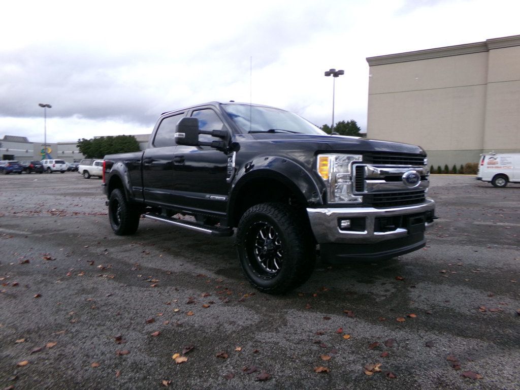 2017 Ford F-250 XLT photo 4