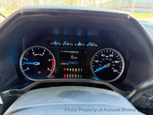 2017 Ford Super Duty F-250 SRW XLT 4WD Crew Cab 8' Box - 22998263 - 16