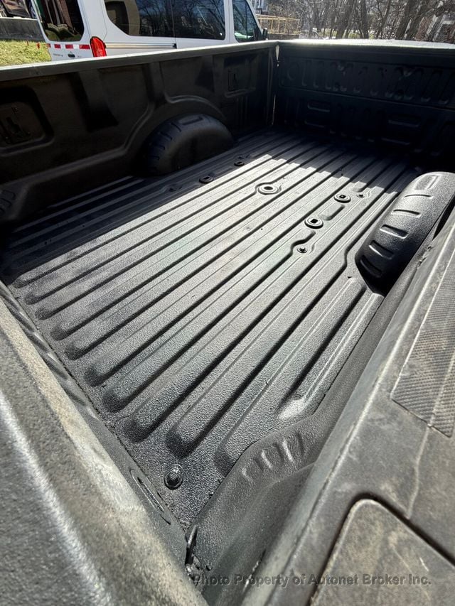 2017 Ford Super Duty F-250 SRW XLT 4WD Crew Cab 8' Box - 22998263 - 29