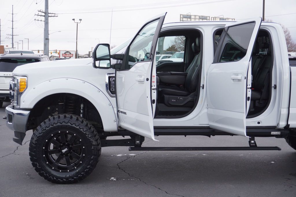 2017 Ford SUPER DUTY F-350 LARIAT - 22985027 - 23