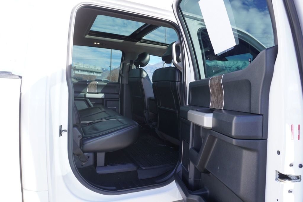 2017 Ford SUPER DUTY F-350 LARIAT - 22985170 - 25