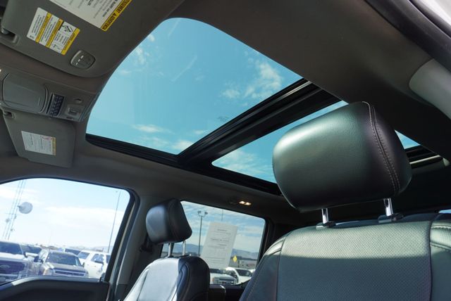 2017 Ford SUPER DUTY F-350 LARIAT - 22985170 - 27