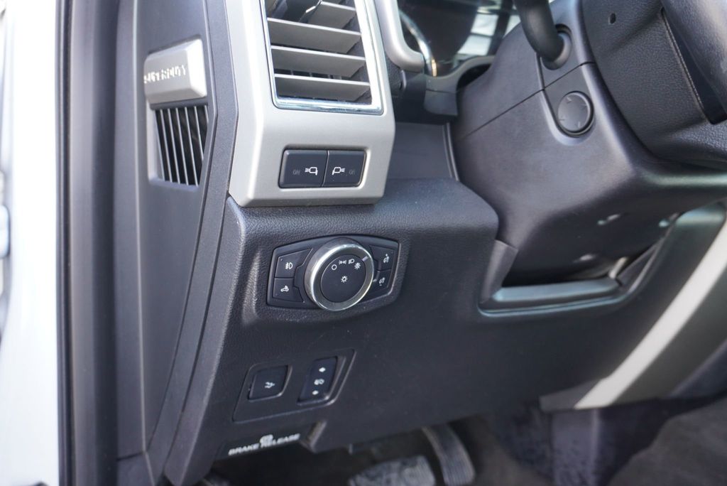 2017 Ford SUPER DUTY F-350 LARIAT - 22985170 - 30