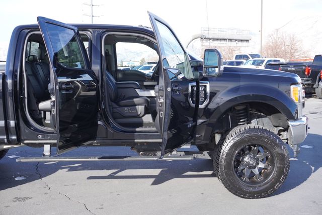 2017 Ford SUPER DUTY F-350 LARIAT - 22988269 - 24