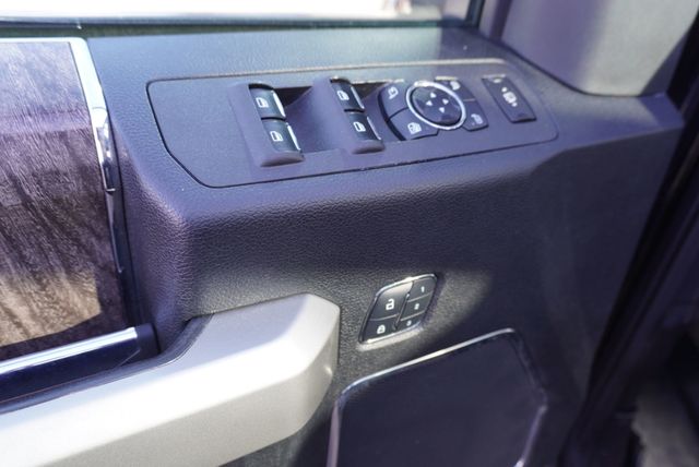 2017 Ford SUPER DUTY F-350 LARIAT - 22988269 - 26