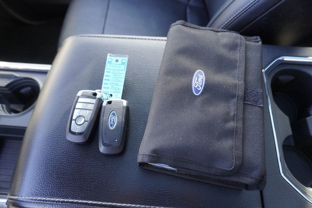 2017 Ford SUPER DUTY F-350 LARIAT - 22988269 - 46